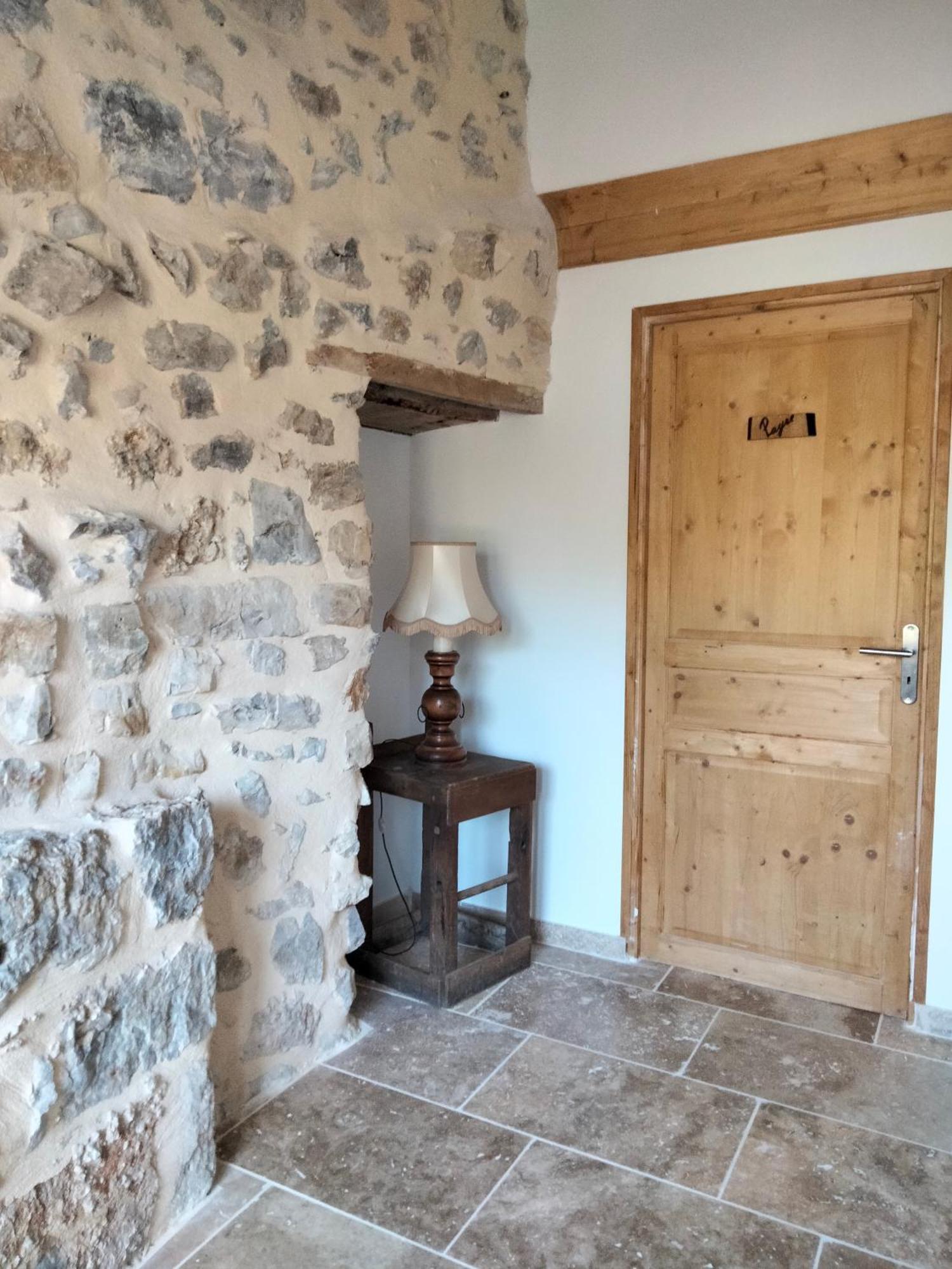 La Grange De Sabatas Hotel Chomérac Eksteriør billede