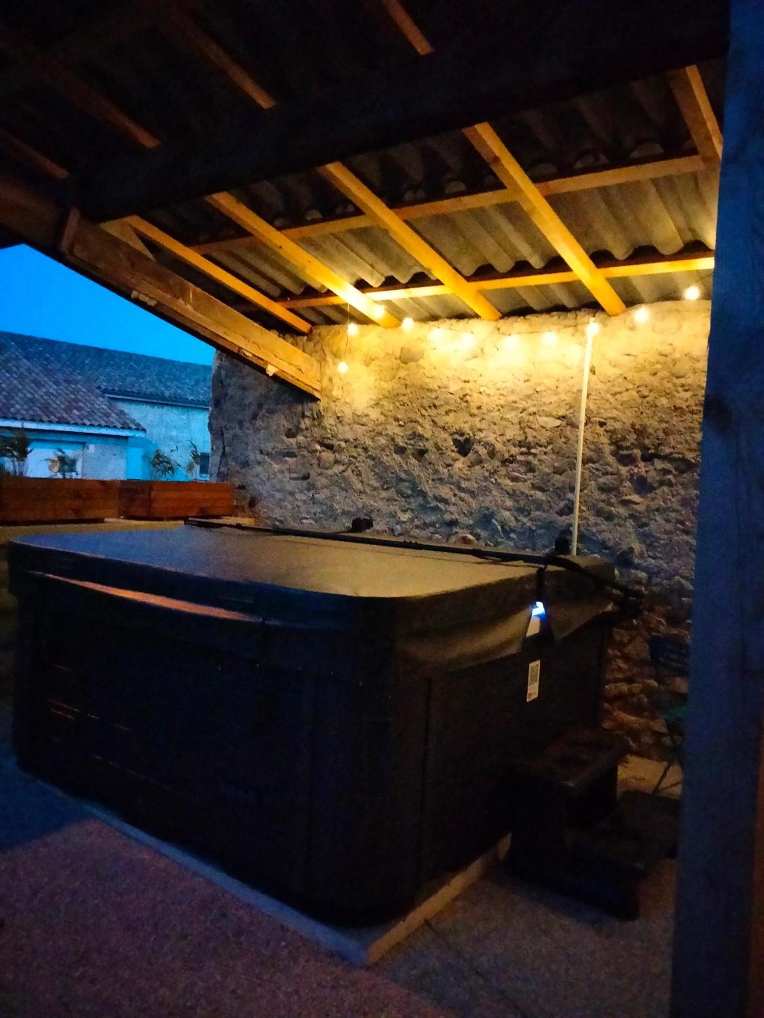La Grange De Sabatas Hotel Chomérac Eksteriør billede
